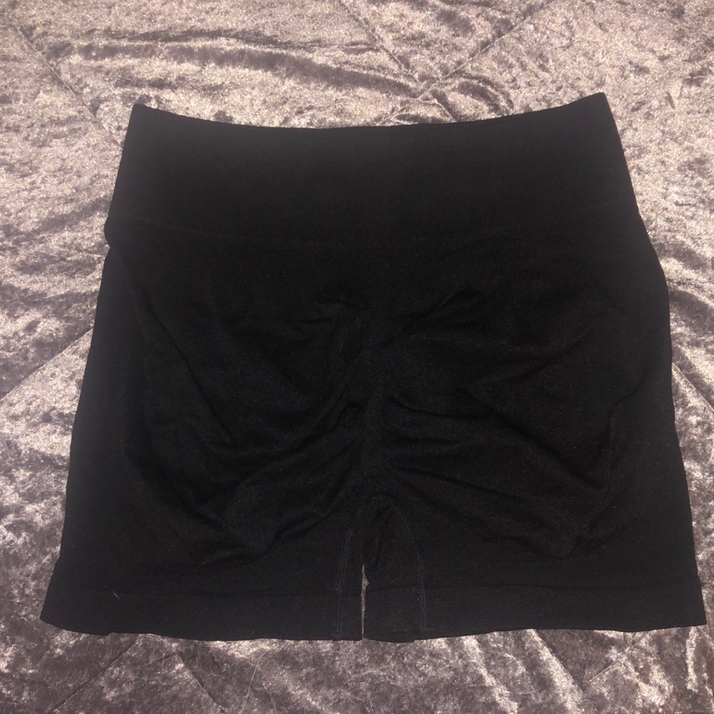 NWOT booty enhance shorts xl black